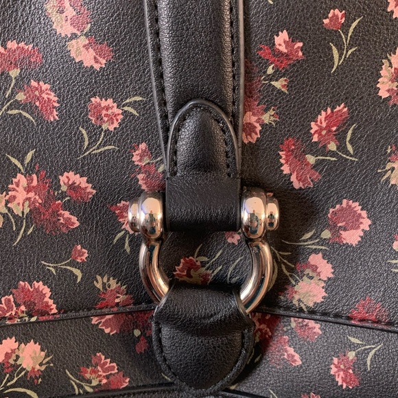 ❤️CHAPS Small Faux Leather CROSS-BODY Purse Hand Bag w Floral Print 10.5x7x2 " - Picture 3 of 10